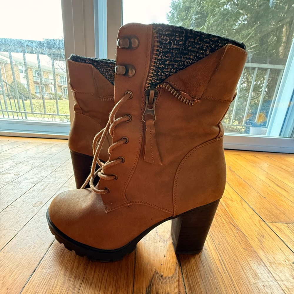 Women's Tan Lace-Up Block Heel Boot with Knit Collar